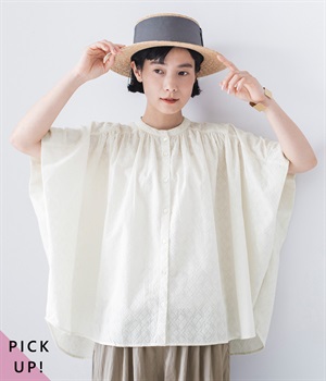 コットン刺繍ギャザーブラウス(オフホワイト-ONESIZE)