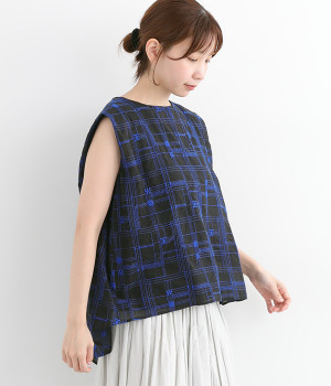 コットンボイル刺繍ノースリーブブラウス(ブラック系-ONESIZE)