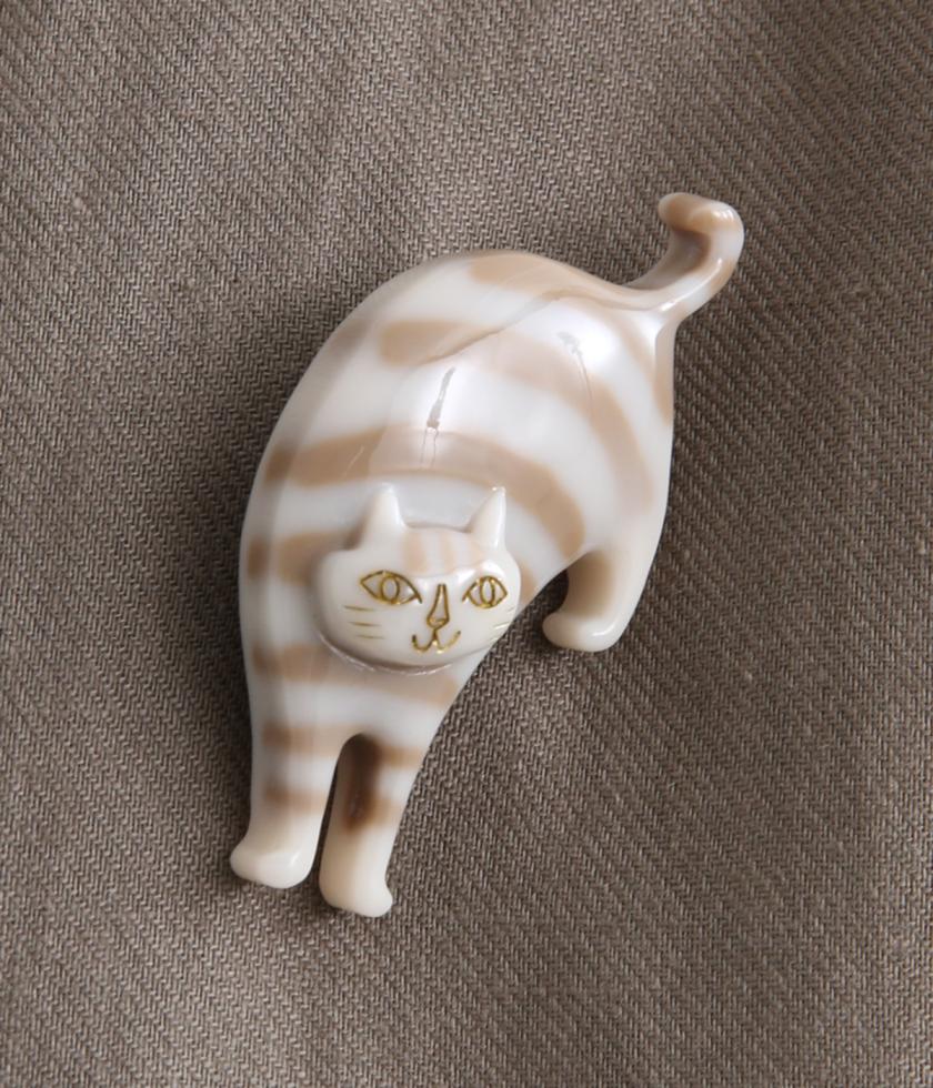 TORANEKO BONBONプルっと樹脂ネコさんブローチ