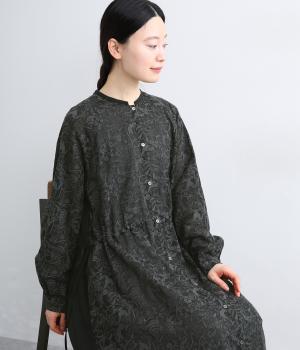 コットンボイル　トラネコボンボン刺繍Aラインワンピース