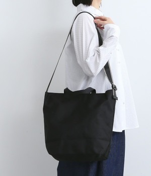 ドット刺繍ナイロン 2WAYバッグ