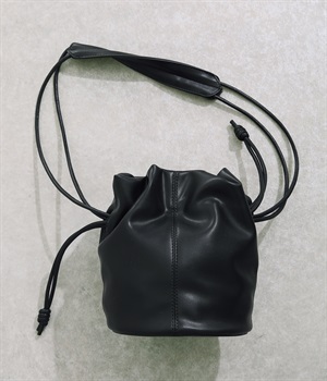 ソフト巾着 ショルダーバッグ(ブラック-ONESIZE)