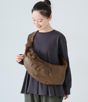 ムーン型ボディバッグ