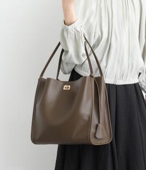 ヒネリ金具ビッグトートバッグ(ブラウン-F)