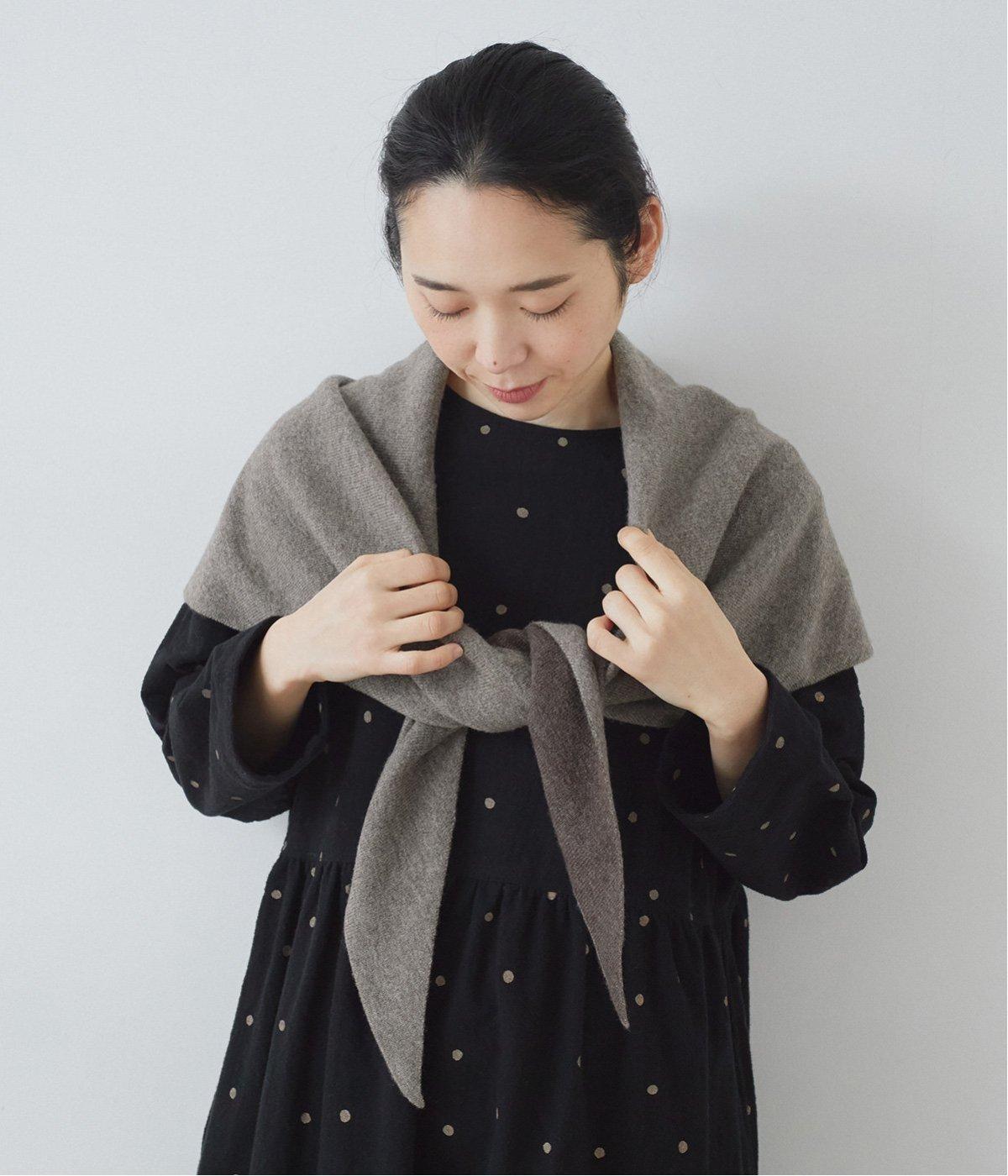 ウールカシミヤトライアングルストール(ブラウン-ONESIZE)