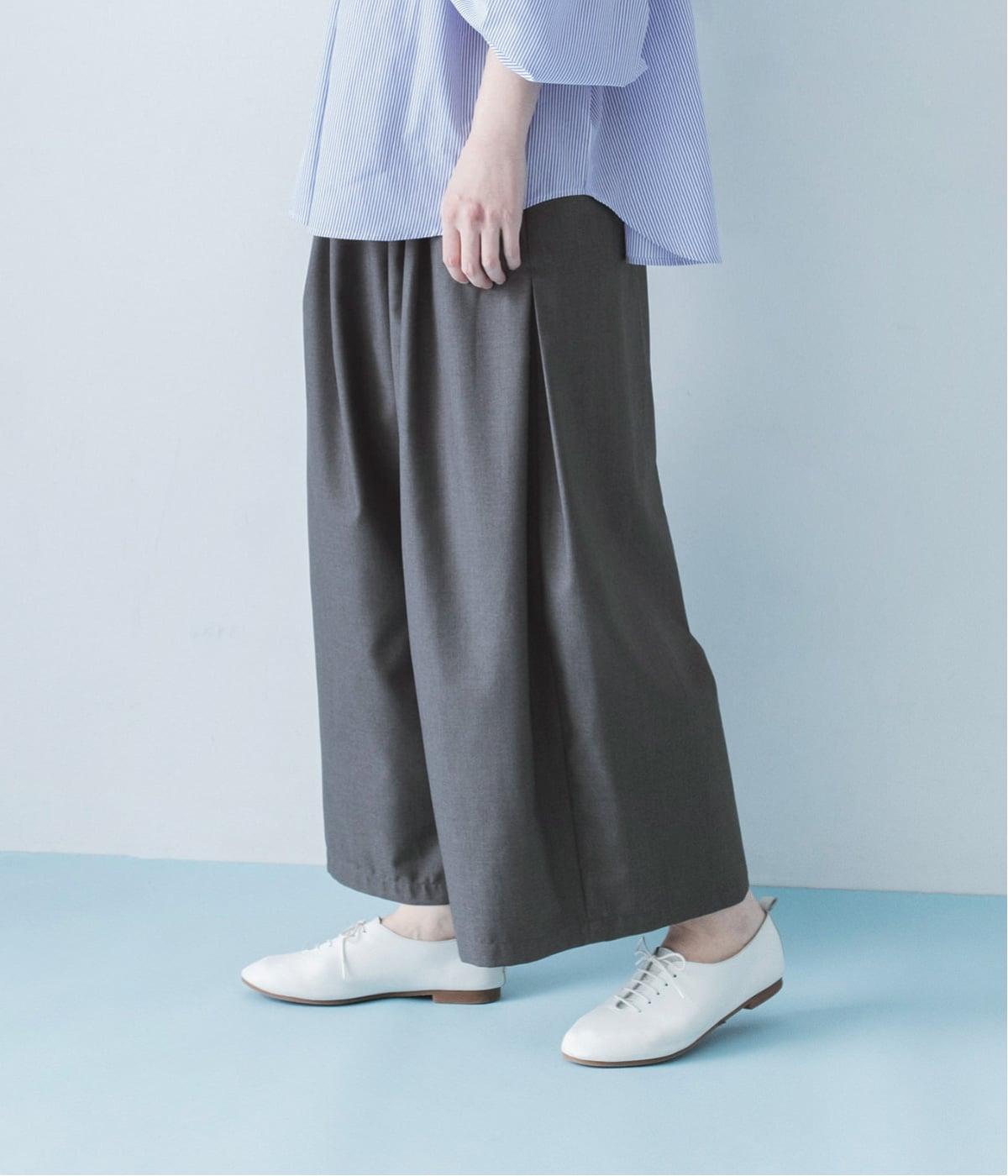 サイドタックワイドパンツ