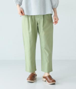 タックテーパードパンツ