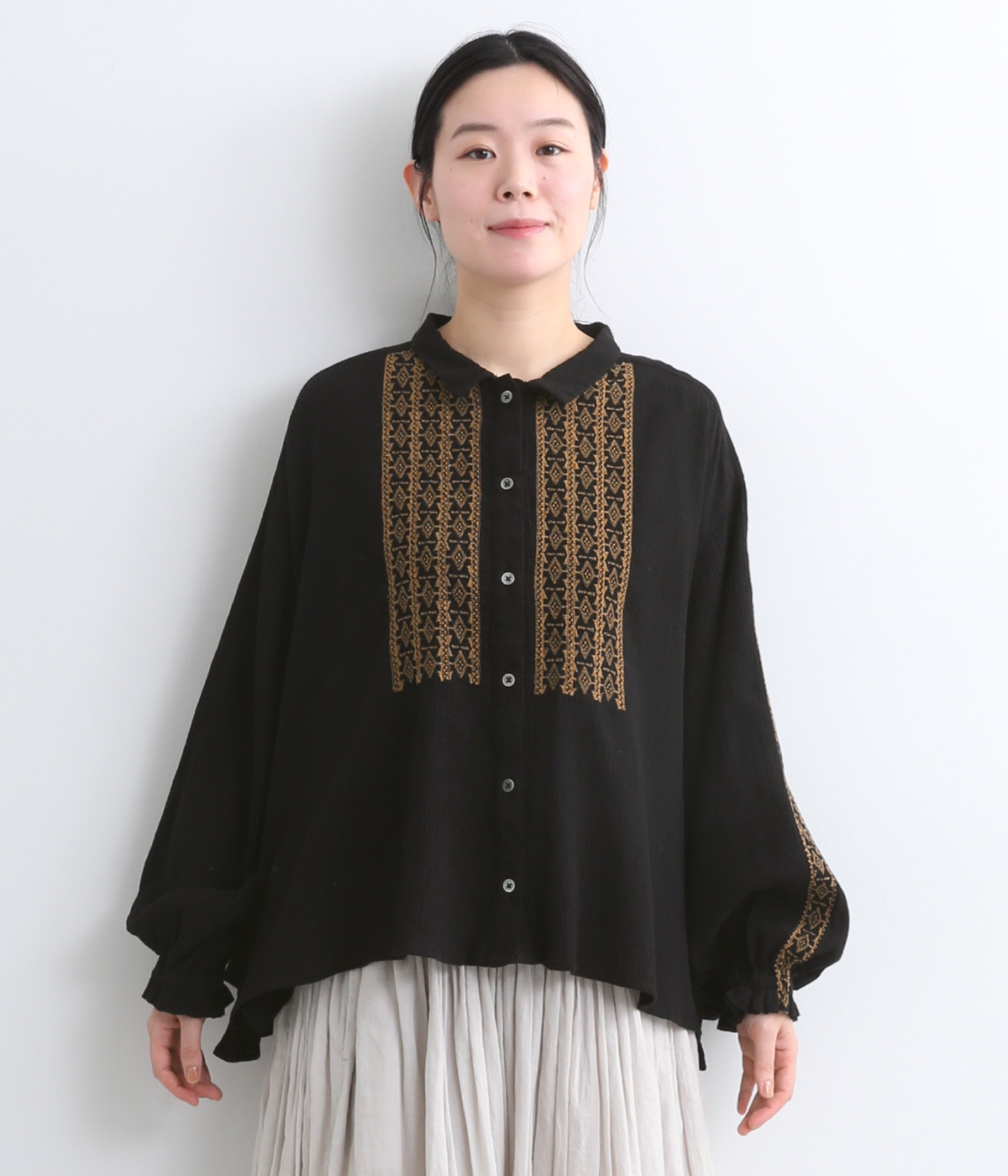 コットンクレープ刺繍シャツ(ブラック-ONESIZE)