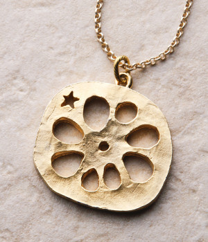 ロータスルート・ネックレス