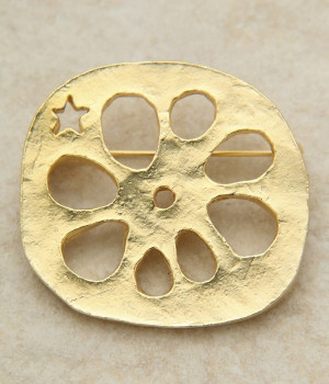 ロータスルートブローチ