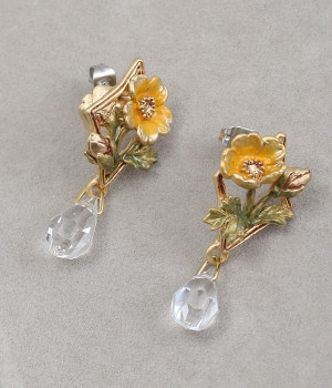 キンポウゲ　ピアス(カラー1-ONESIZE)