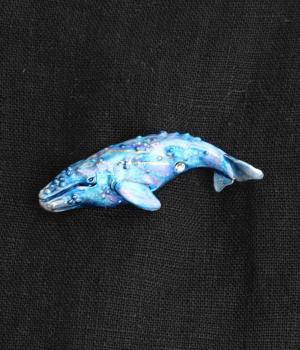 コククジラの夢ブローチ