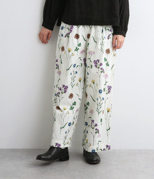 コットンキャンブリックボタニカルプリントワンタックパンツ(アイボリー-ONESIZE)