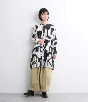 コットンフェイデッドプリントフロントタックロングシャツ(オフホワイト-ONESIZE)