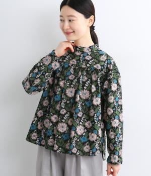 ポプリンボタニカルガーデンプリントスタンドカラータックプルオーバー(ブラック-F)