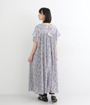 シルクタッチボイル鳥花プリントギャザーワンピース(グレー-ONESIZE)