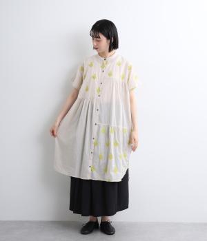 キャンブリック　アラベスク刺繍　切替えドロップスリーブロングシャツ(ベージュ-ONESIZE)