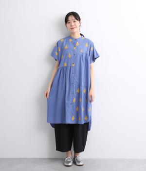 キャンブリック　アラベスク刺繍　切替えドロップスリーブロングシャツ(ブルー-ONESIZE)