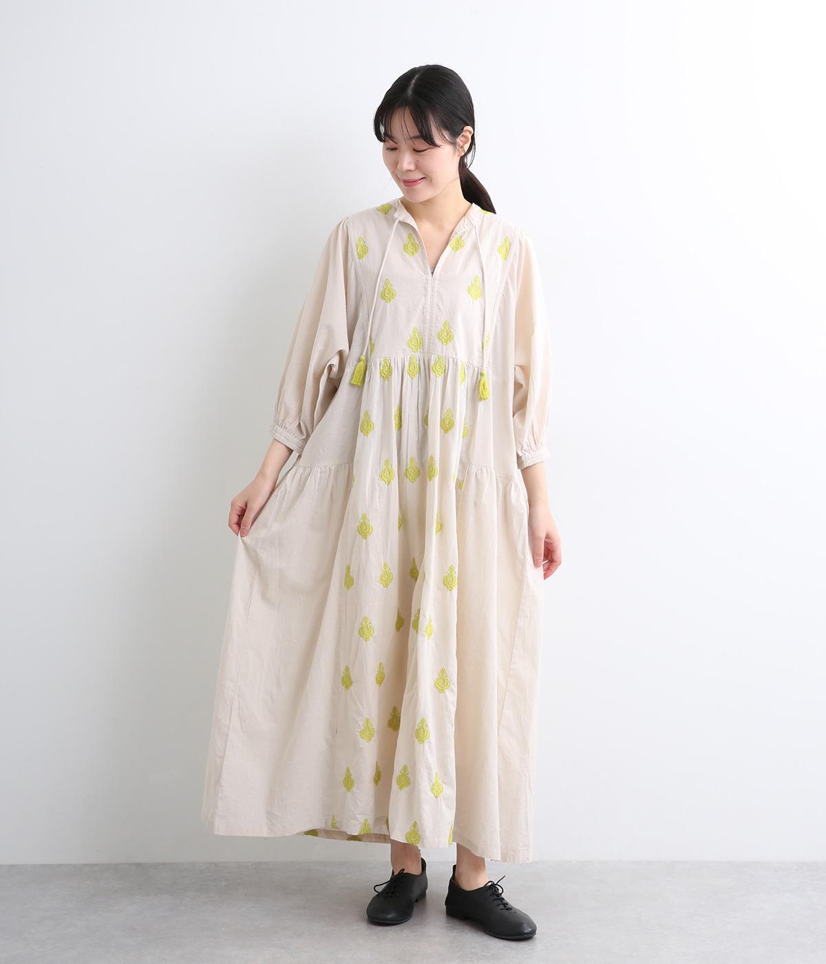 キャンブリック　アラベスク刺繍　ドルマンギャザーワンピース(ベージュ-ONESIZE)