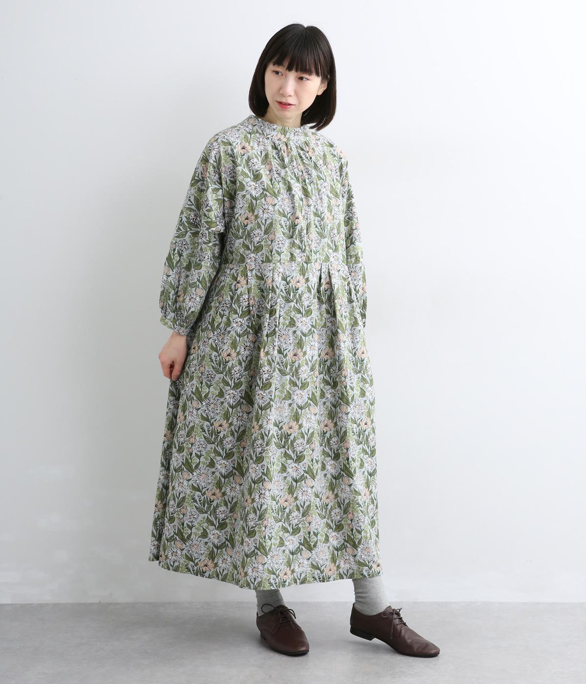 新作 CALINER カリネ 秋の柄ワンピース ブログ