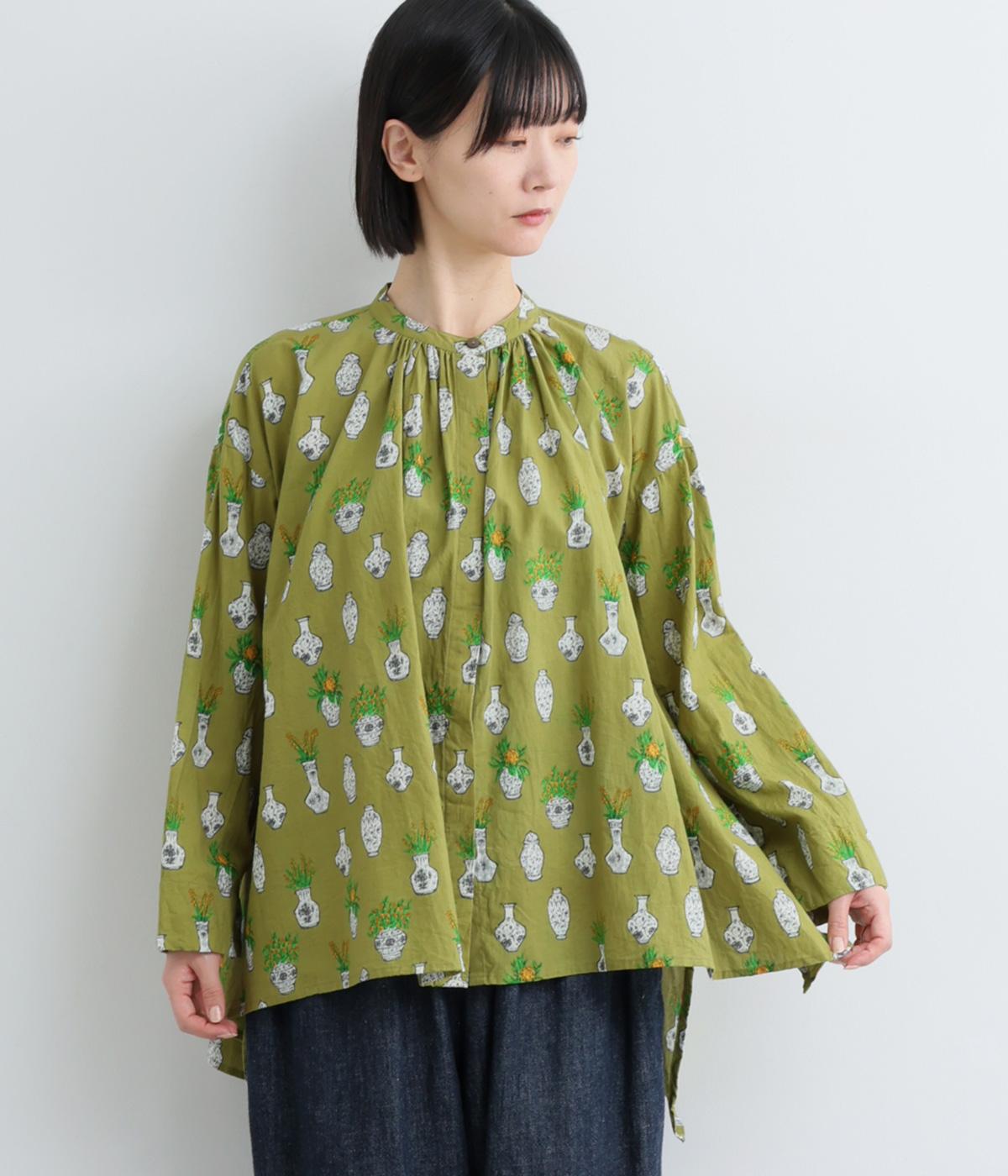 手捺染コットン　フラワーポットプリント　変形ヘムスタンドカラーシャツ(ピスタチオ-F)