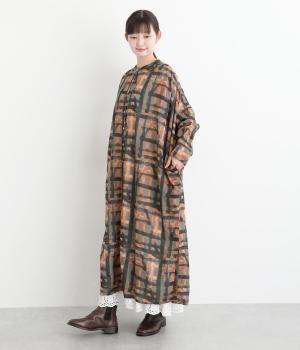 ライトボイル水彩ラインプリントワイドクルーワンピース(チャコールグレー-F)