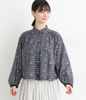 Light Voileフィールドフラワープリントギャザーショートブラウス(ネイビー-F)