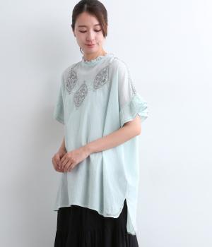 Light Voile　ラクナウ刺繍　フリルチュニックブラウス