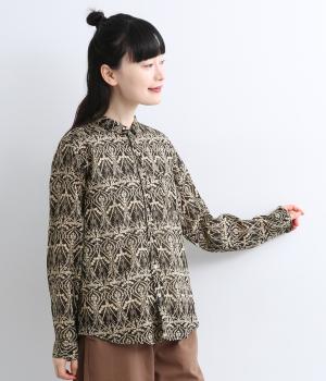 シルクタッチボイルArt Nouveauプリント　レギュラーシャツ(ブラック-F)
