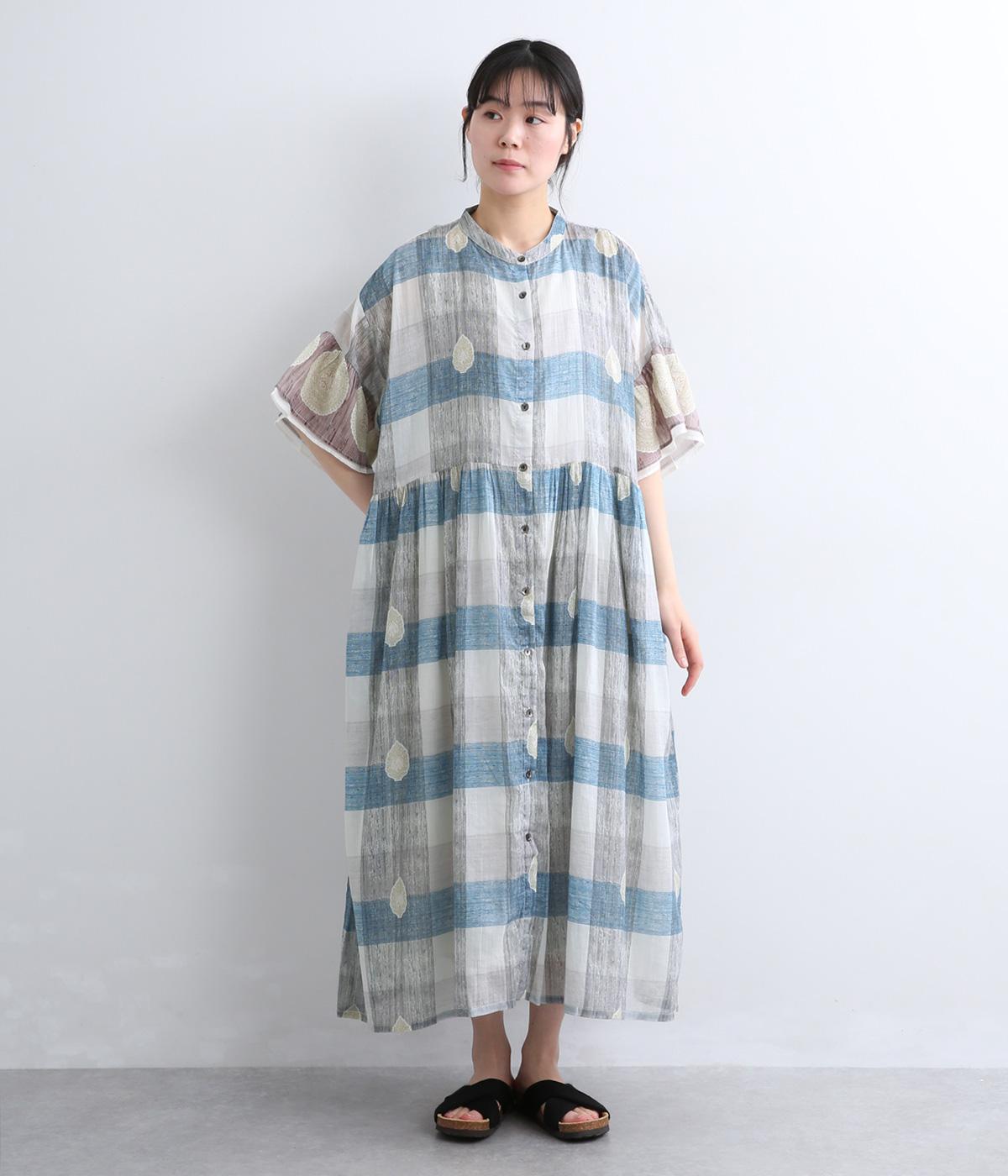 Light Voile　箔ロータスプリント　前開きフレアスリーブワンピース(オフホワイト-F)