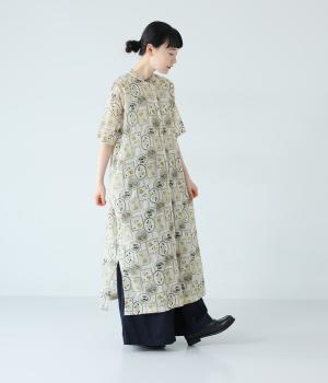 ライトボイルVoyageプリント　スタンドカラーワイドシャツワンピース(ホワイト-F)