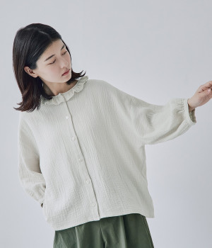 コットンダブルガーゼフリル襟ブラウス(アイスグレー-ONESIZE)