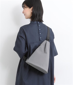 hatch ミニマルトライアングルショルダー