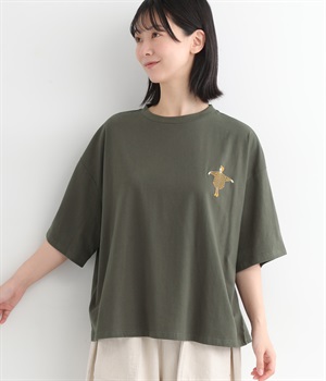 ワンポイント刺繍とプチドルマン踊るwomanティシャツ(チャコール-ONESIZE)