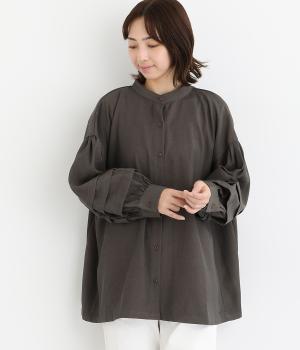 ふわふわ布帛袖2つ入れたタックシャツ(チャコール-F)