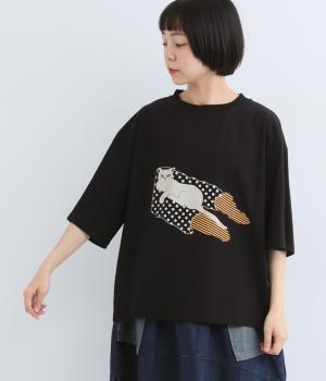 コットンCAT on the footプリントTシャツ(ブラック-F)