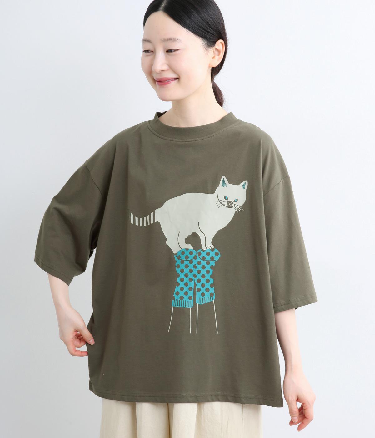 足で遊び猫プリントTシャツ｜COLORK（カラック）の商品詳細
