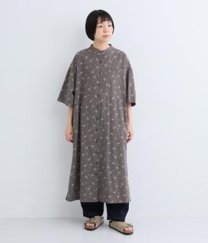 ロゴと矢印プリント　ロングワンピース(チャコール-F)