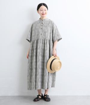 コットンギンガム刺繍ランダム釦ワンピース(ブラック刺繍入り-F)