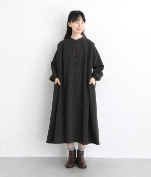 アルファベットフロッキー　ふわワンピース（ブラック・F）