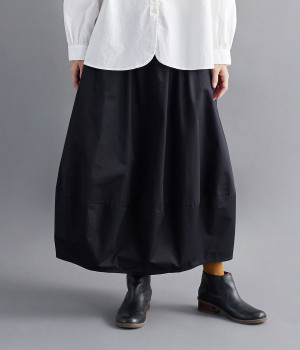 コットンチノゆったりバルーンスカート(ブラック-ONESIZE)