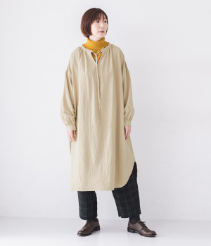 コットン　サイドスリットワンピース(ベージュ-ONESIZE)