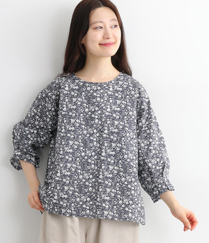 コットンローン花柄プリント 袖口タックフリルブラウス(ネイビー×オフ-ONESIZE)