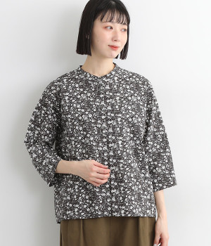 コットンローン花柄プリント ミニスタンド襟前後差ブラウス(クロ×オフ-ONESIZE)