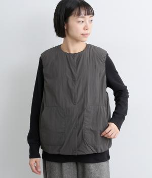 保温中綿「Zermoly」ノーカラーベスト(スミクロ-F)