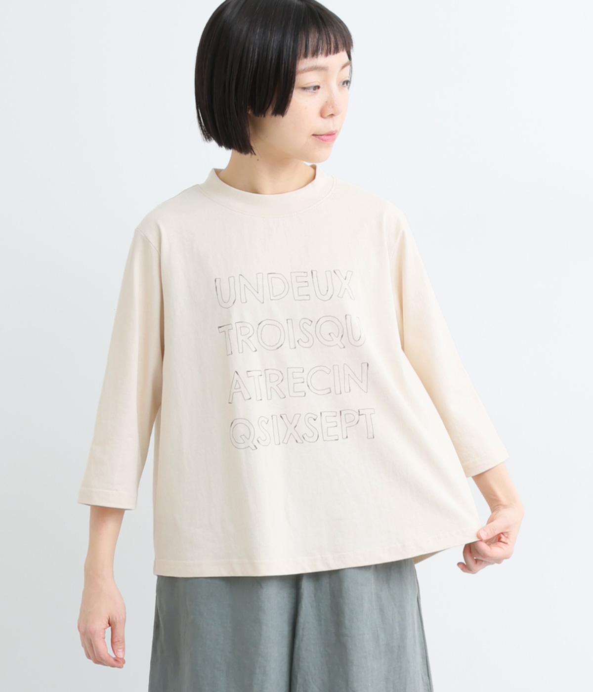 リサイクルコットンナンバーかすれプリント7分袖Tシャツ(アイボリー-M)