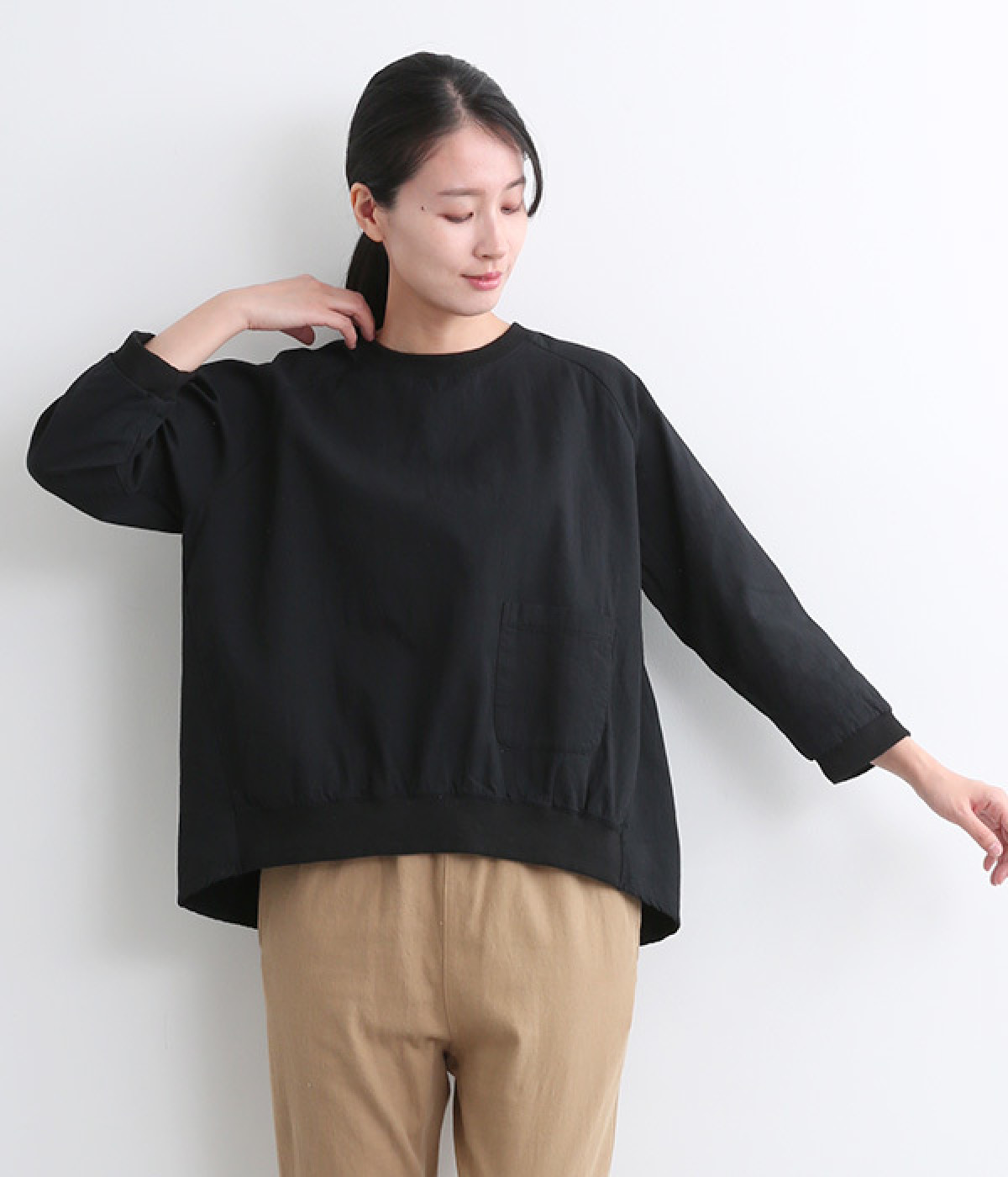 二重織ツイル襟リブラグラン8分袖プルオーバーブラウス(ブラック-ONESIZE)