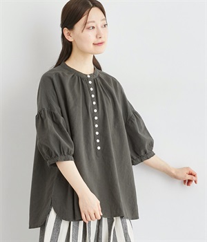 コットンリネンボタンいっぱいヘンリーギャザー5分袖ブラウス(チャコール-ONESIZE)
