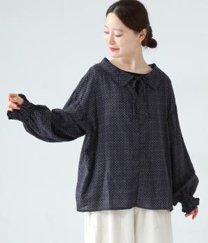 コットンレーヨンドビードットプリントフリルカラーブラウス(ネイビー-F)