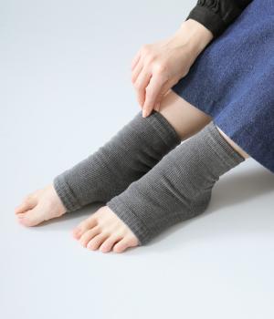 かかとシート付きおやすみカバーソックス　-遠赤外線放射セラミック繊維-(グレー-2325)